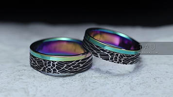 Зеленые обручальные кольца из титана